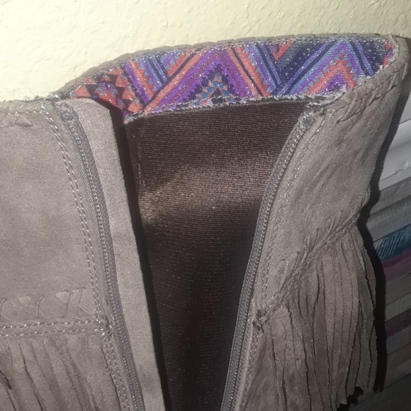 ❌SOLD❌EUC justice tall fringe boots tan 9 - Picture 4 of 8